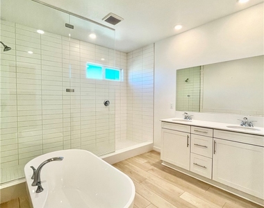 27812 Marquee Drive - Photo Thumbnail 14