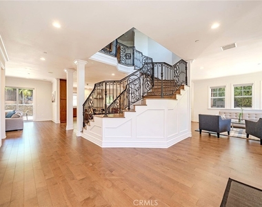 1217 Olive - Photo Thumbnail 2