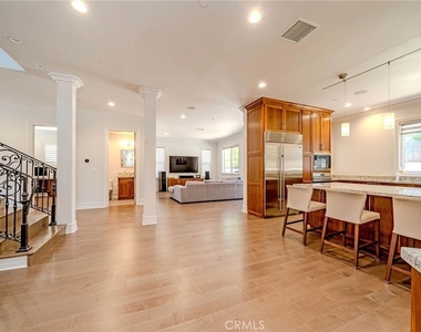 1217 Olive - Photo Thumbnail 10