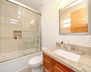 1217 Olive - Photo Thumbnail 34