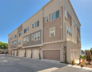 149 N 1st Avenue - Photo Thumbnail 19