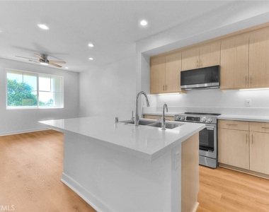 149 N 1st Avenue - Photo Thumbnail 2