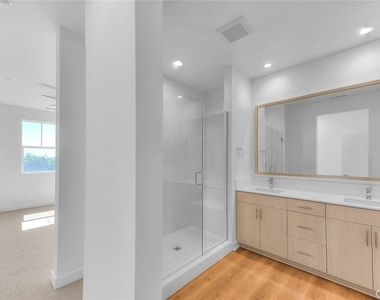 149 N 1st Avenue - Photo Thumbnail 24