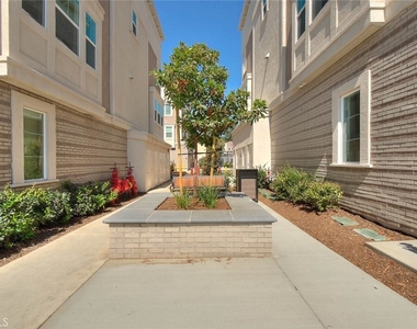 149 N 1st Avenue - Photo Thumbnail 23