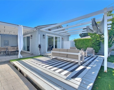 6505 W 84th Street - Photo Thumbnail 3