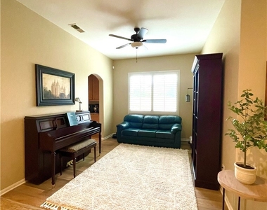 33845 Rustridge Street - Photo Thumbnail 5