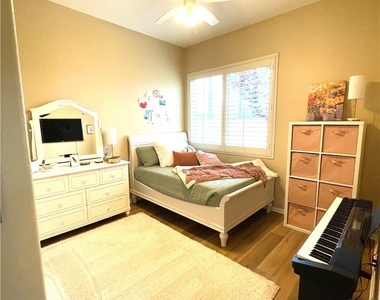 33845 Rustridge Street - Photo Thumbnail 2