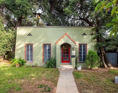 459 E Sacramento Street - Photo Thumbnail 12