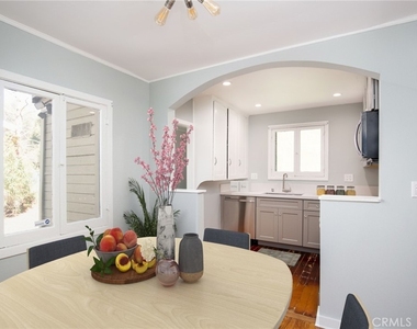 459 E Sacramento Street - Photo Thumbnail 8