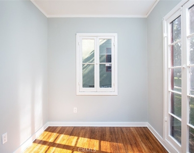 459 E Sacramento Street - Photo Thumbnail 3