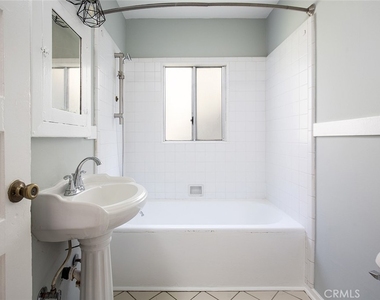 459 E Sacramento Street - Photo Thumbnail 4