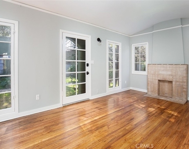 459 E Sacramento Street - Photo Thumbnail 2