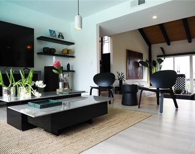 5177 Medina Road - Photo Thumbnail 3