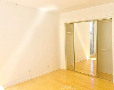 1033 3rd Street - Photo Thumbnail 7