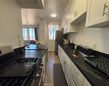 315 W 3rd - Photo Thumbnail 9