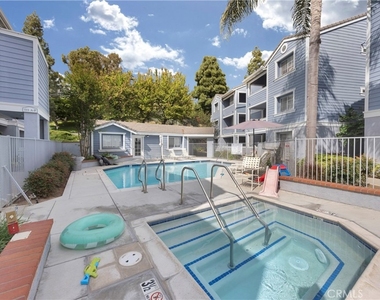 111 S Lakeview - Photo Thumbnail 16