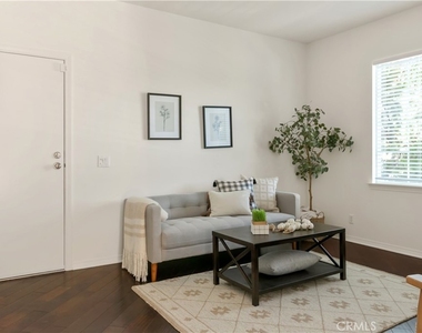 399 W Mountain Holly - Photo Thumbnail 8
