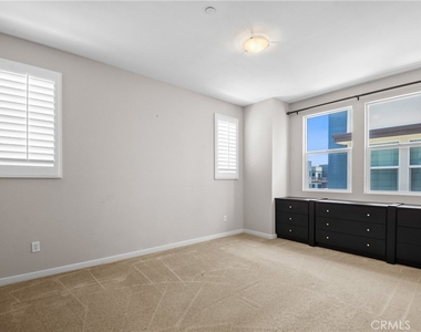 722 Ellis Dr - Photo Thumbnail 8