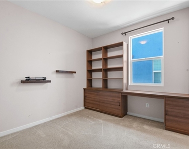 722 Ellis Dr - Photo Thumbnail 5