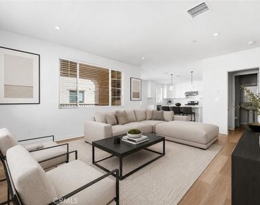 723 Spring Garden - Photo Thumbnail 11