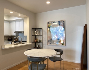 533 S St Andrews Place - Photo Thumbnail 5