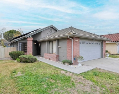 3871 King St - Photo Thumbnail 1