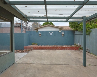 3871 King St - Photo Thumbnail 30