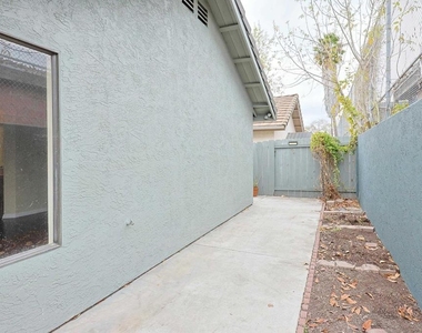 3871 King St - Photo Thumbnail 34