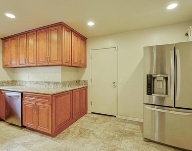 3871 King St - Photo Thumbnail 12