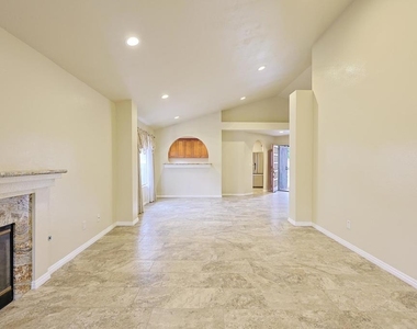 3871 King St - Photo Thumbnail 7