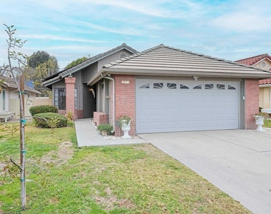 3871 King St - Photo Thumbnail 2