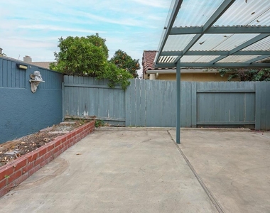 3871 King St - Photo Thumbnail 33