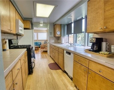 978 Balboa - Photo Thumbnail 12