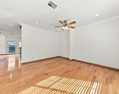 4516 Ramsdell - Photo Thumbnail 15