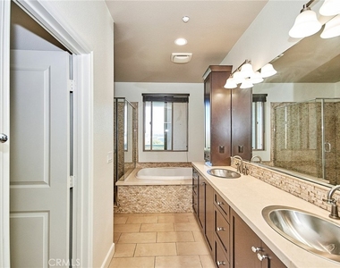 15 Vantis Drive - Photo Thumbnail 4