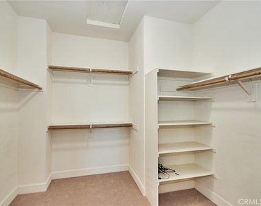15 Vantis Drive - Photo Thumbnail 10