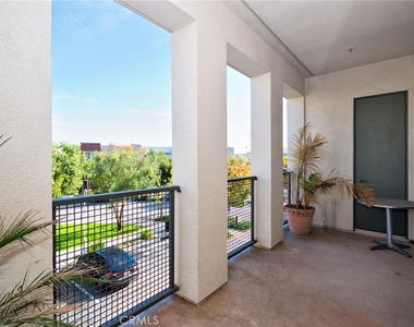 15 Vantis Drive - Photo Thumbnail 20