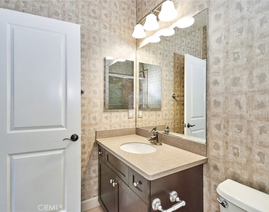 15 Vantis Drive - Photo Thumbnail 9