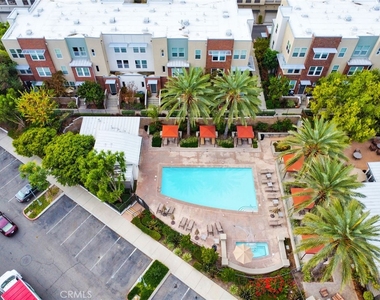 15 Vantis Drive - Photo Thumbnail 28