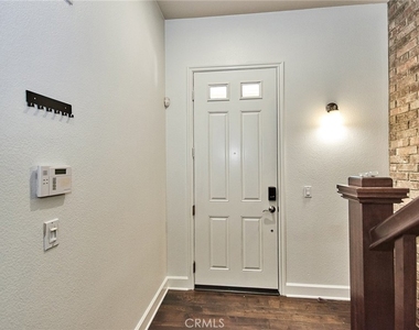 15 Vantis Drive - Photo Thumbnail 1
