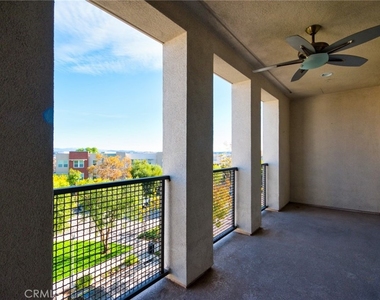 15 Vantis Drive - Photo Thumbnail 2