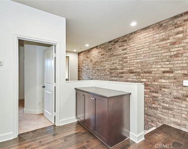 15 Vantis Drive - Photo Thumbnail 18