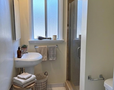 4565 E Carson Street - Photo Thumbnail 13