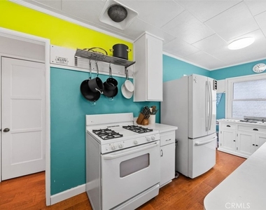 218 11 Th Street - Photo Thumbnail 16