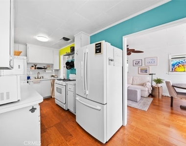 218 11 Th Street - Photo Thumbnail 14