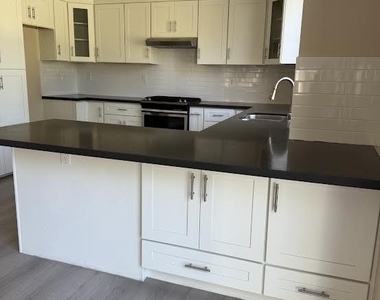 2731 Alister - Photo Thumbnail 6