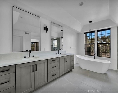 19 Sea Cove Lane - Photo Thumbnail 2