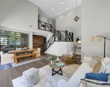 2639 Orange Ave - Photo Thumbnail 4