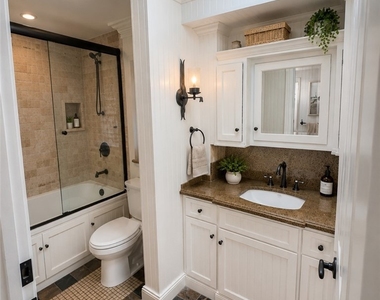668 Anita Street - Photo Thumbnail 7