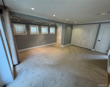 668 Anita Street - Photo Thumbnail 11